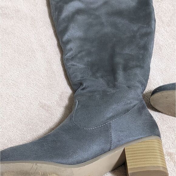 Grey Suede Boots Wide Calf w/ Braided Tassel Wood Stack Heel - Like New - Picture 9 of 12